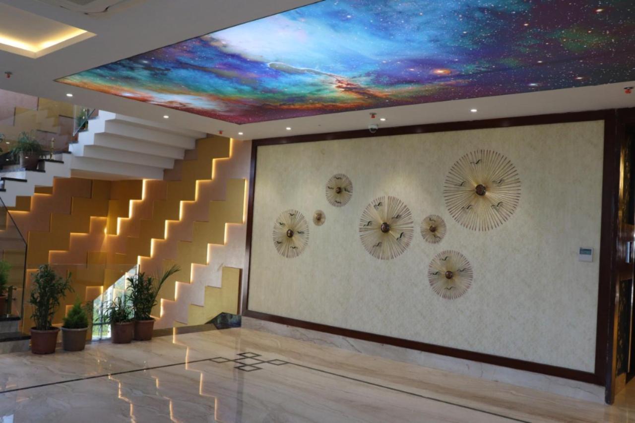 Hotel Skyline & Convention Center Indore