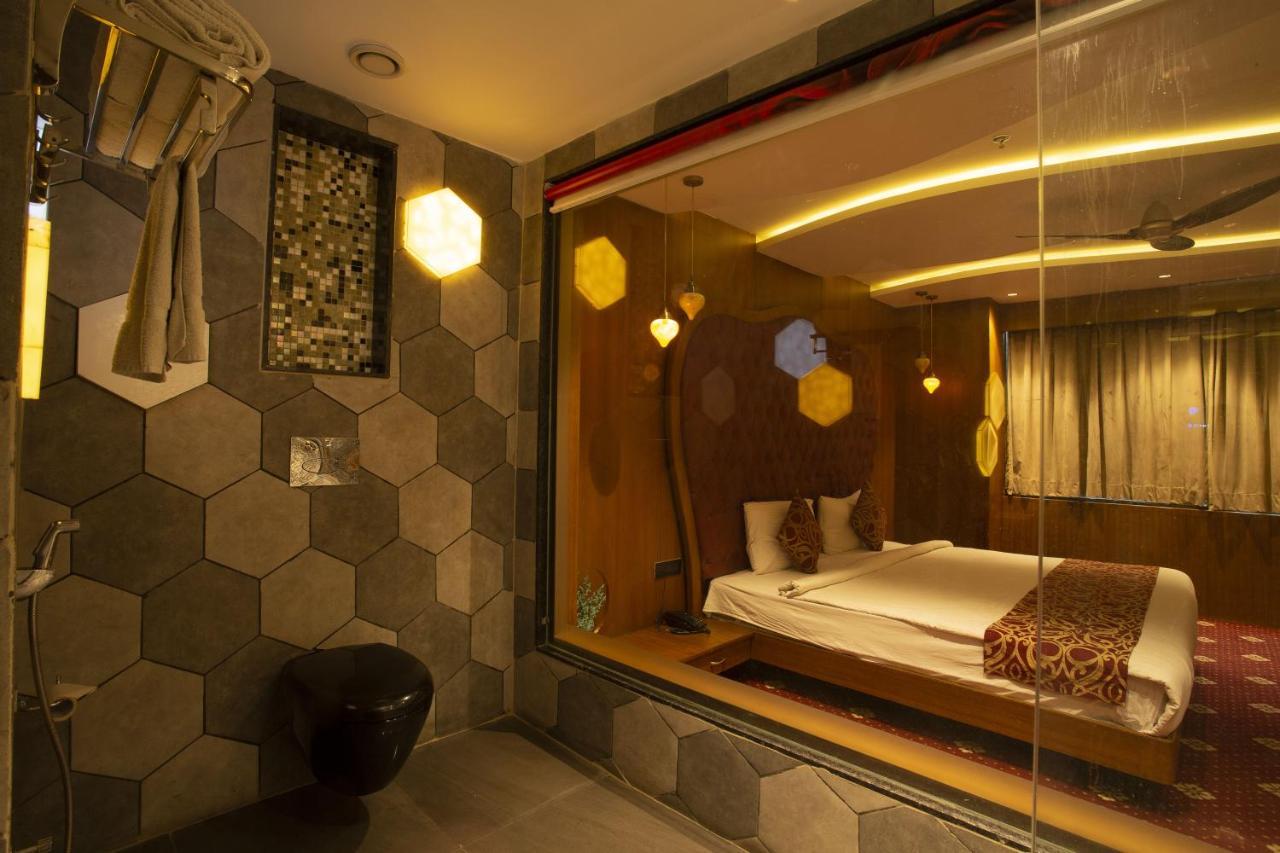 Hotel Skyline & Convention Center 3*